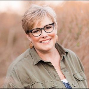 Meet your Posher, Debbie